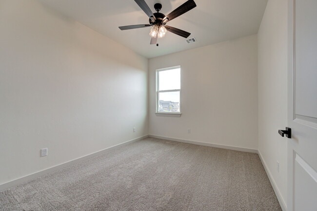 Photo - 2116 Josslyn Pl