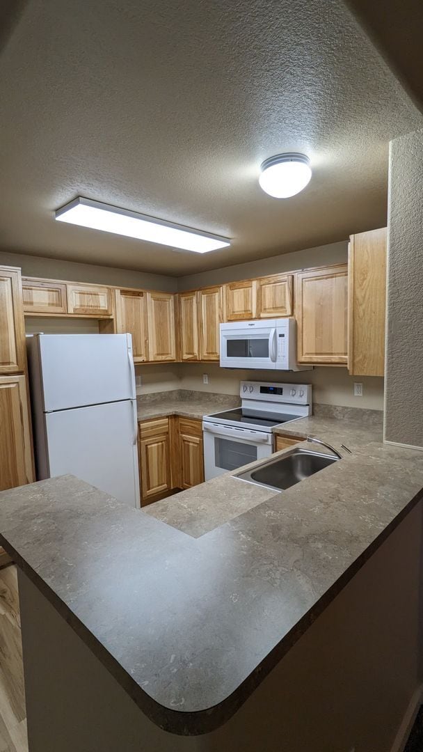 Photo - TWO BEDROOM/TWO BATHROOM CONDO WITH AMENITIES IN GATED COMMUNITY! Unit 104