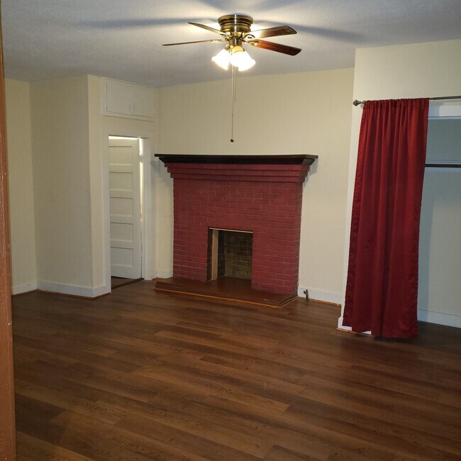 Photo - 114 W 7th St Unidad 1