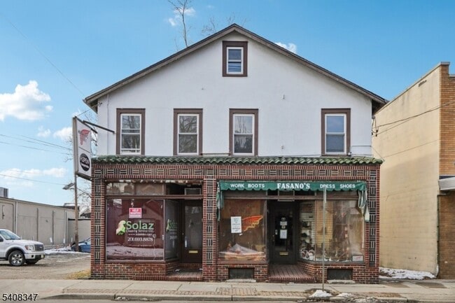 Building Photo - 66 N Washington Ave Unit 2