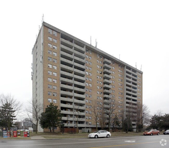 Primary Photo - 10 Kensington Rd