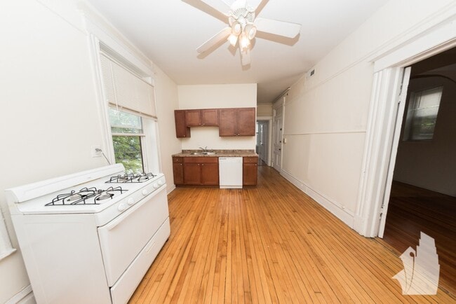 Photo - 2258 N Southport Ave Unit 2