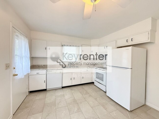 Photo - 1010 Summer St