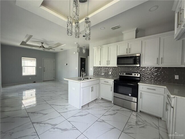 9222 N 56th Ln Unit 4