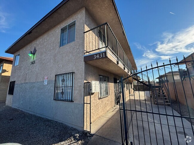 Building Photo - 3431 E Cheyenne Ave Unit 1 Rental