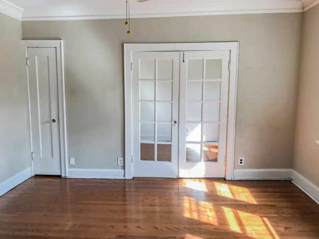 Photo - 1800-06 E. Kenmore Pl