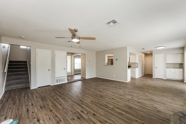 Photo - 8238 Meadow Post St