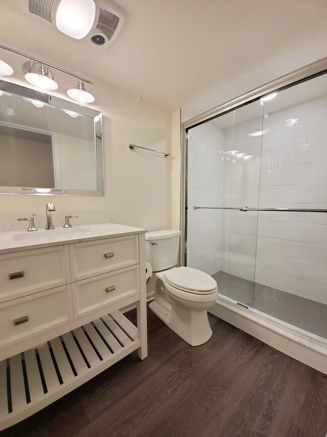 Photo - 2139 W Belmont Ave