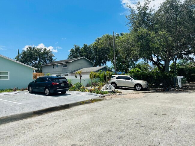 Photo - 1520 Barbarie Ln