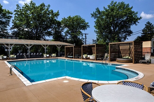 Outdoor Pool & Lounge