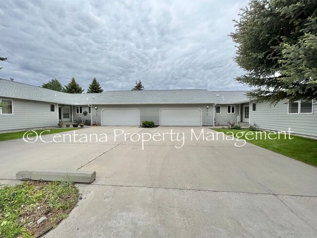 Building Photo - Well kept 3 bedroom 2 bathroom condo on the flats!