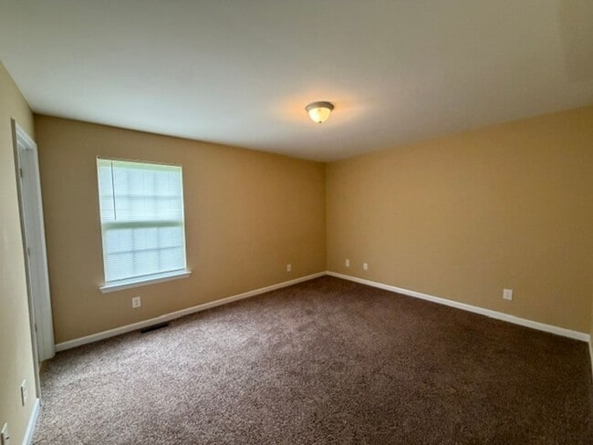 Photo - 2 Bedroom 2 Bath Duplex with Garage