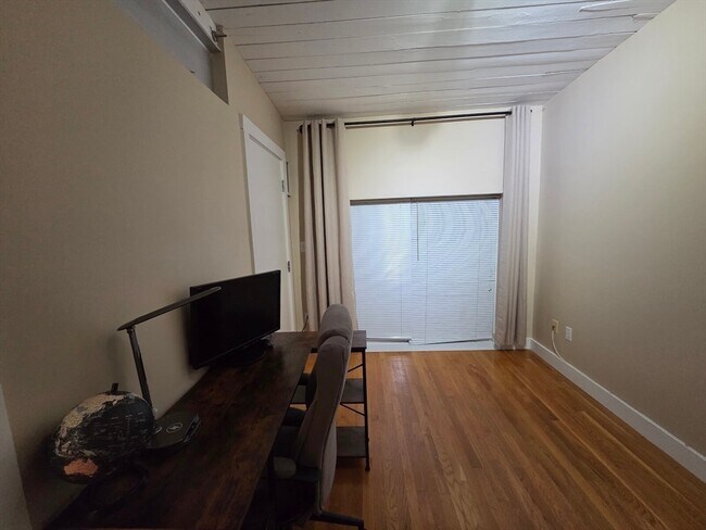 Photo - 155 Brookline St