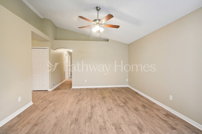 Photo - 8612 Claiborne Ct