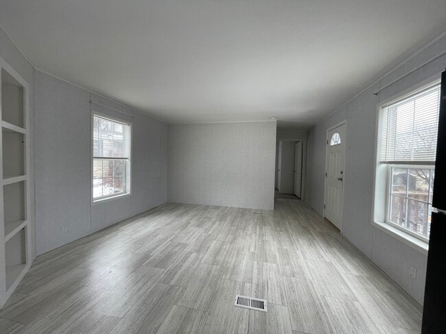 Photo - 24 Suzanne Way