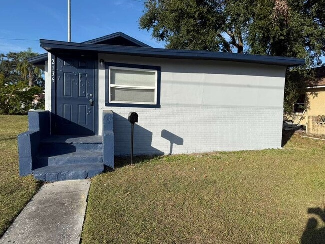 Building Photo - Cozy 3/1 House