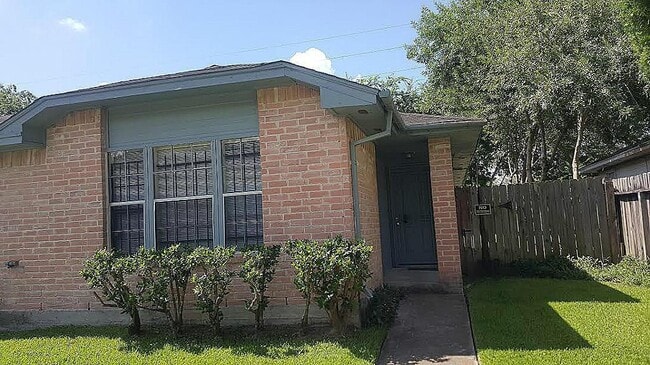 Building Photo - Coming Soon a great duplex home for rent !