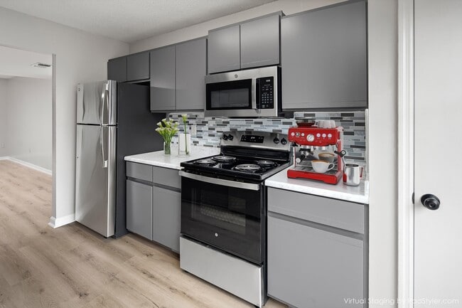 Woodstone Townhomes - Woodstone Townhomes