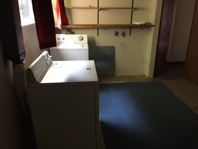 Photo - 1320 NE Hillside Dr