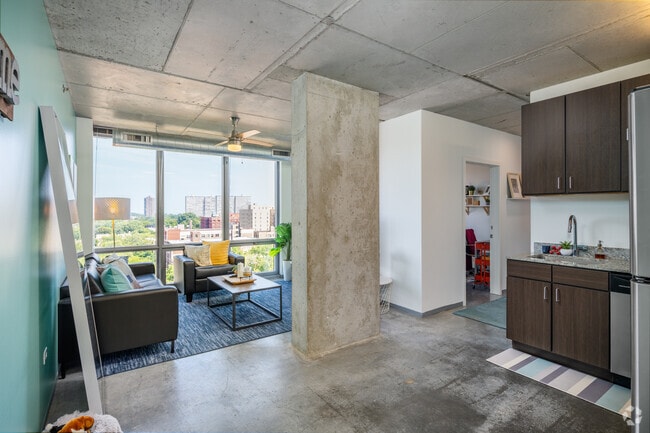 2BR, 2BA - 774SF - Vue53