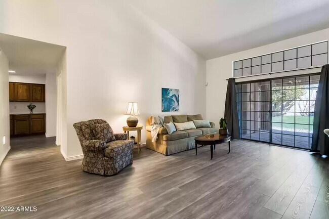 Family Room - 19231 N 67th Dr