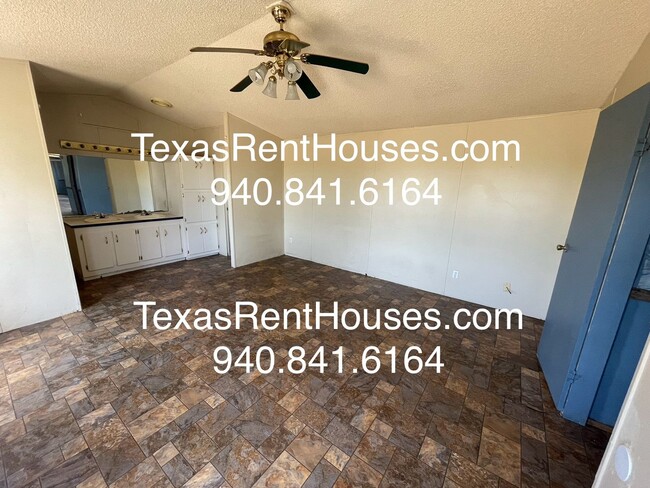 Photo - Horse Lover's Dream !!! Located in Award W...