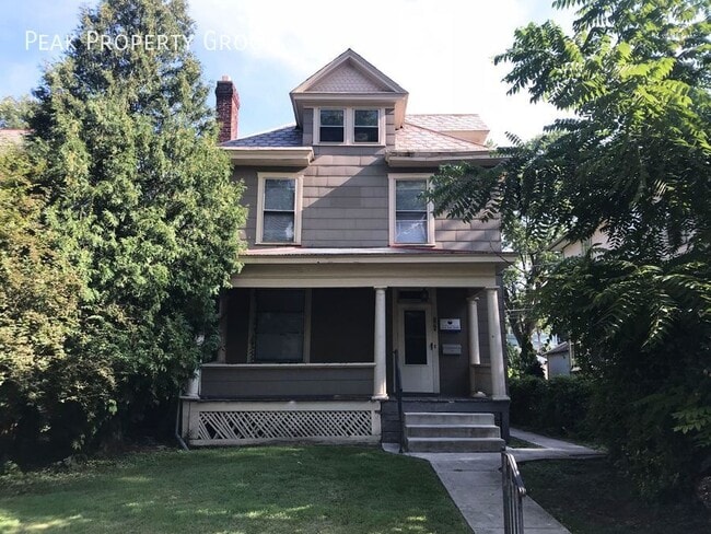 Building Photo - 194 E Oakland Ave Rental