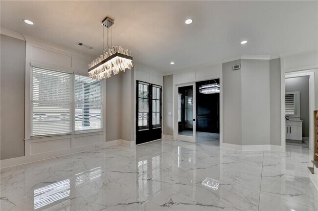 Photo - 960 Nours Cir SE