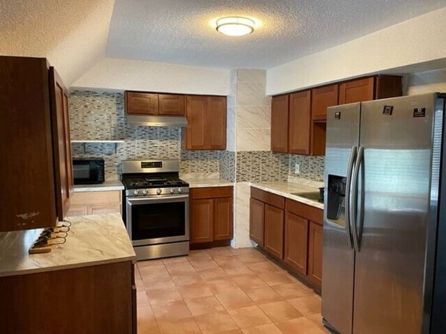Building Photo - 3032 3rd Ave S Unit 2