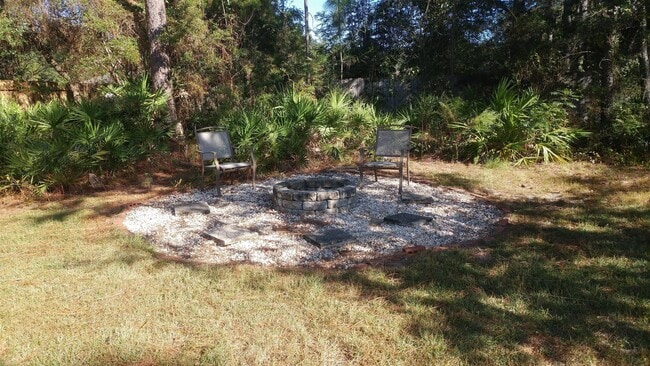 Photo - 6568 Fern St