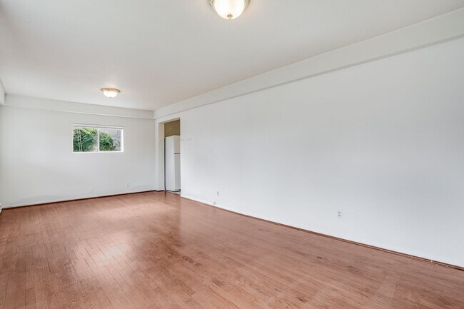 Photo - Beautiful 4 Bed, 2 Bath Rental Home in SE ...