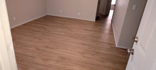 Photo - 8150 Troost Ave