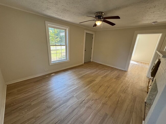 Photo - Renovated 3/1 House in North Rome- $1,195