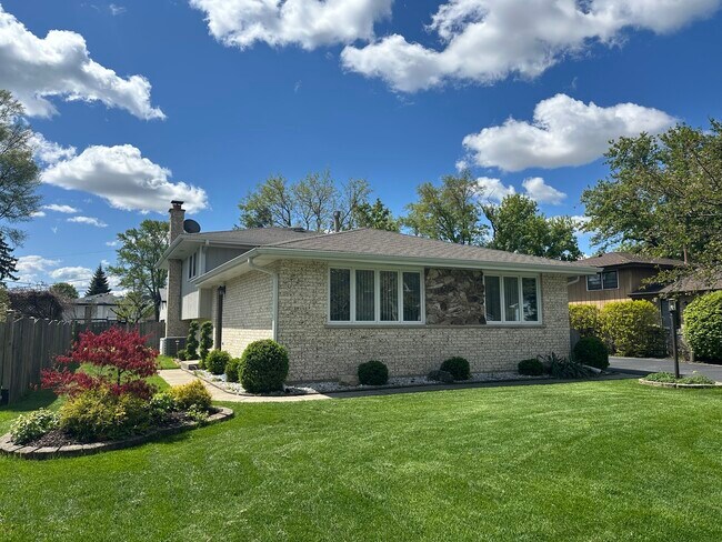 Photo - 130 Bonnie Brae Ave
