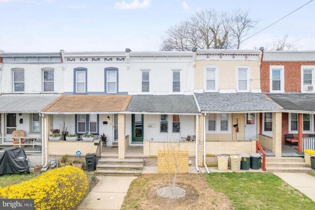 Photo - 320 Iona Ave