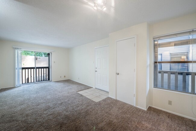 Building Photo - Cozy One-Bedroom at The Reserve Unit 619 Rental