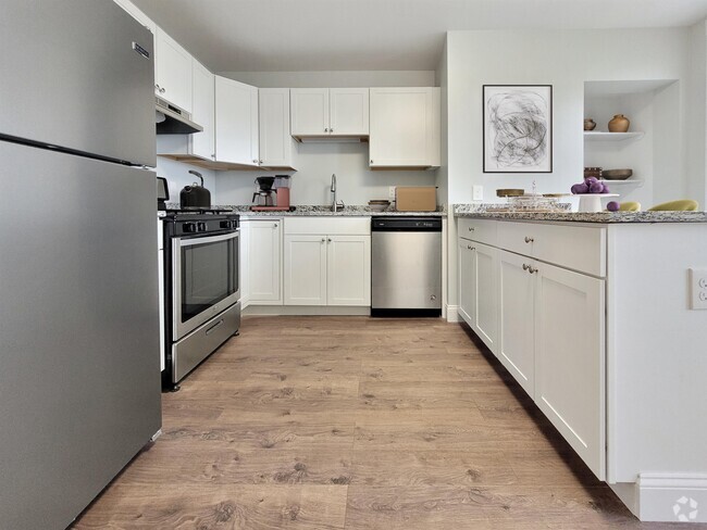 Building Photo - 44 Guild St Unit 1 Rental