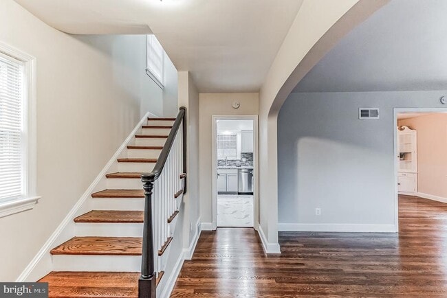 Building Photo - 440 N Nelson St