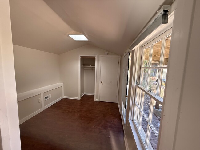 Sala de estar - 2609 Dana St Unidad COTTAGE