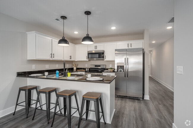 3BR, 3BA - 1,200SF - Dining - Lafayette Landings