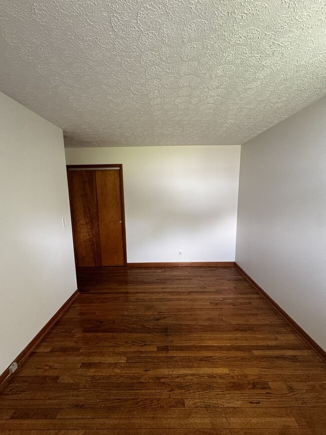 12-14 Grove Ct Unit 25 Grove Court