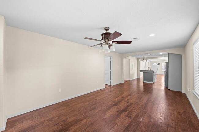 Photo - 2821 Holman St
