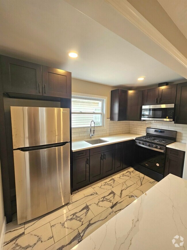 Building Photo - 427 5th St Unit 3 Rental