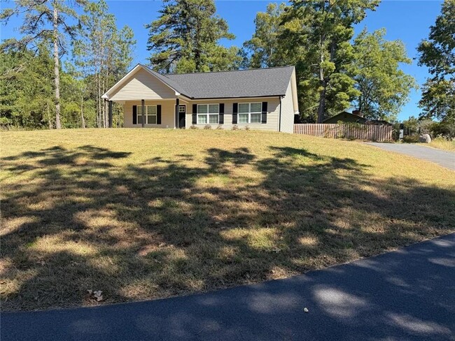 Photo - 635 Ben Higgins Rd