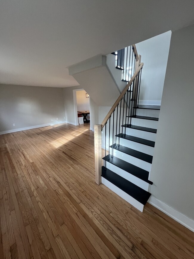 Photo - 334 W Willox Ln