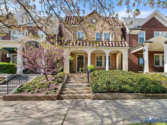 Building Photo - 3319 W Grace St