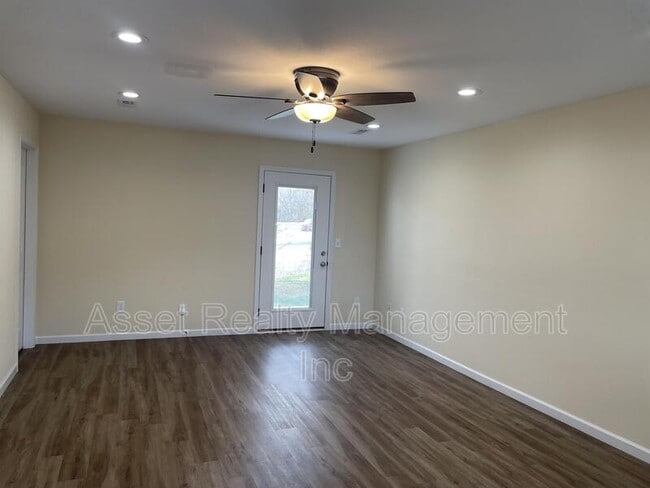 Photo - 923 Warrior Hill Dr