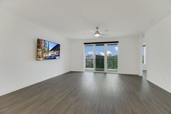 Photo - 4801 Springdale Rd Unit 1207