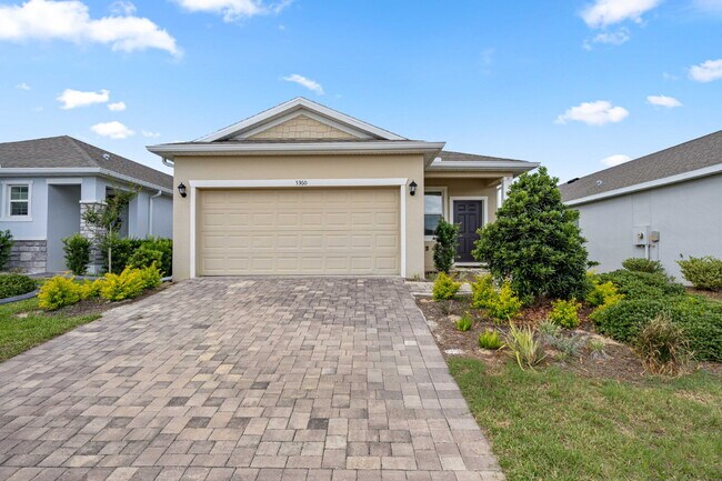 Building Photo - 3 Bedrooms | 2 Bathrooms | 2-Car Garage | Fully Fenced Yard