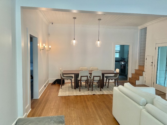 Building Photo - 27 NE 49th St Rental